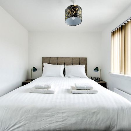 2-Bedroom Holiday Home With Private Garden & Parking Edinburgh Bagian luar foto