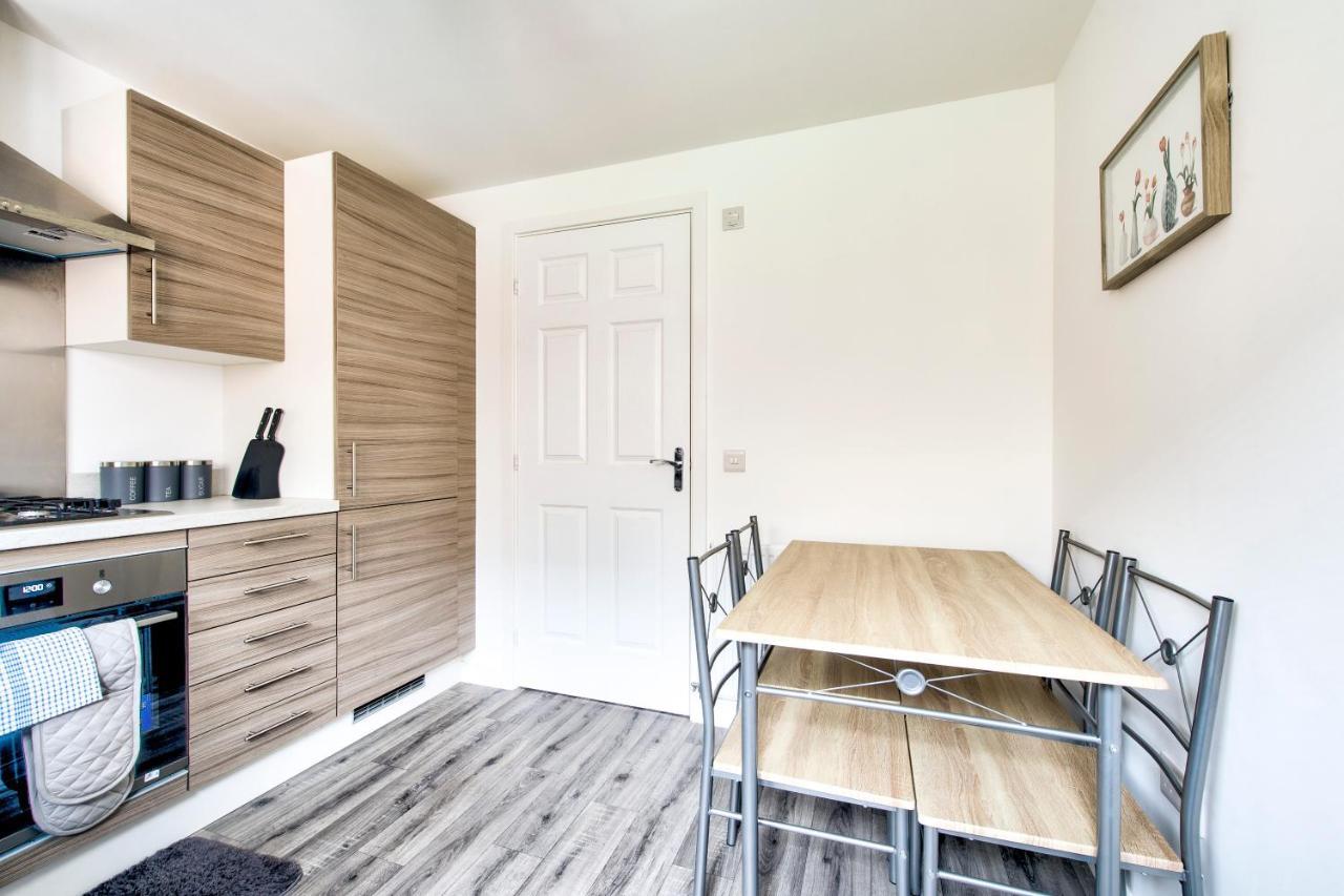 2-Bedroom Holiday Home With Private Garden & Parking Edinburgh Bagian luar foto