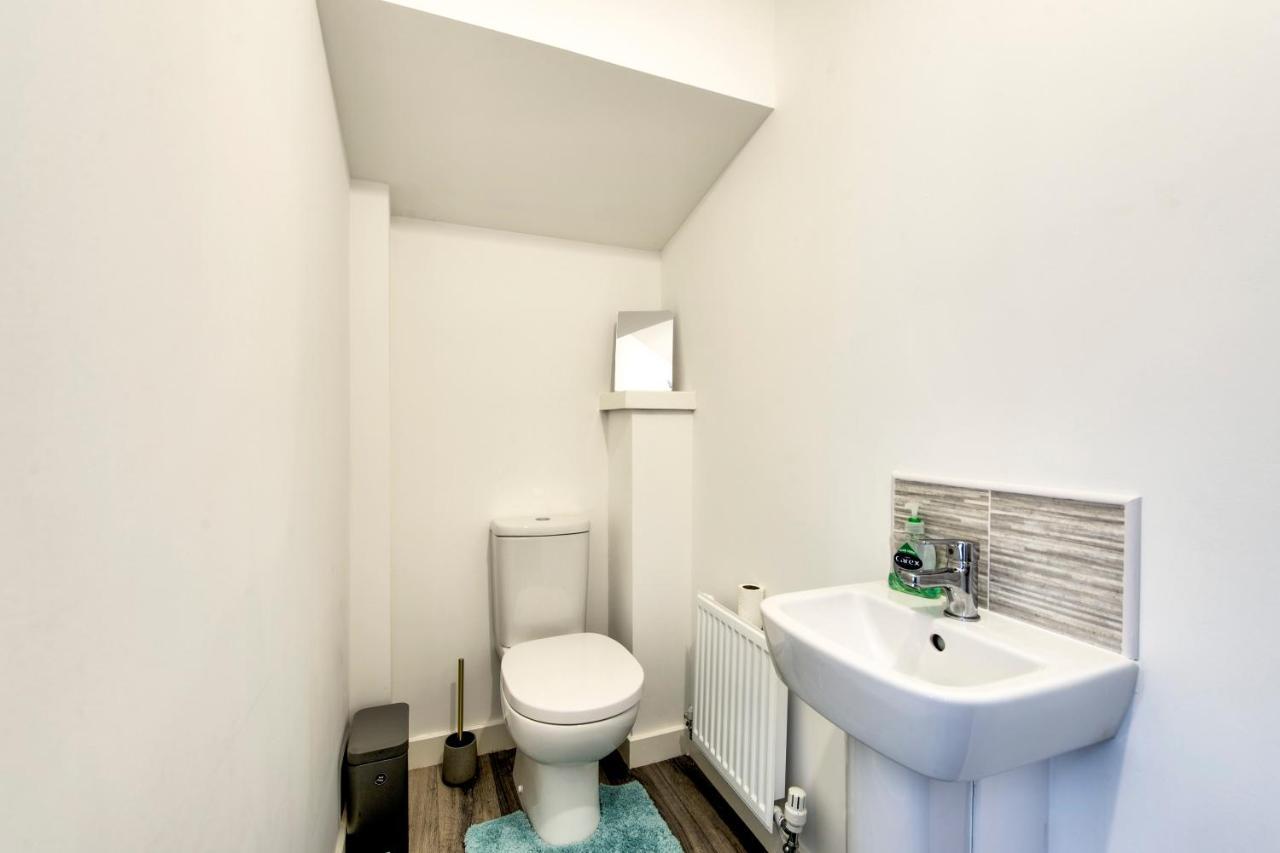 2-Bedroom Holiday Home With Private Garden & Parking Edinburgh Bagian luar foto
